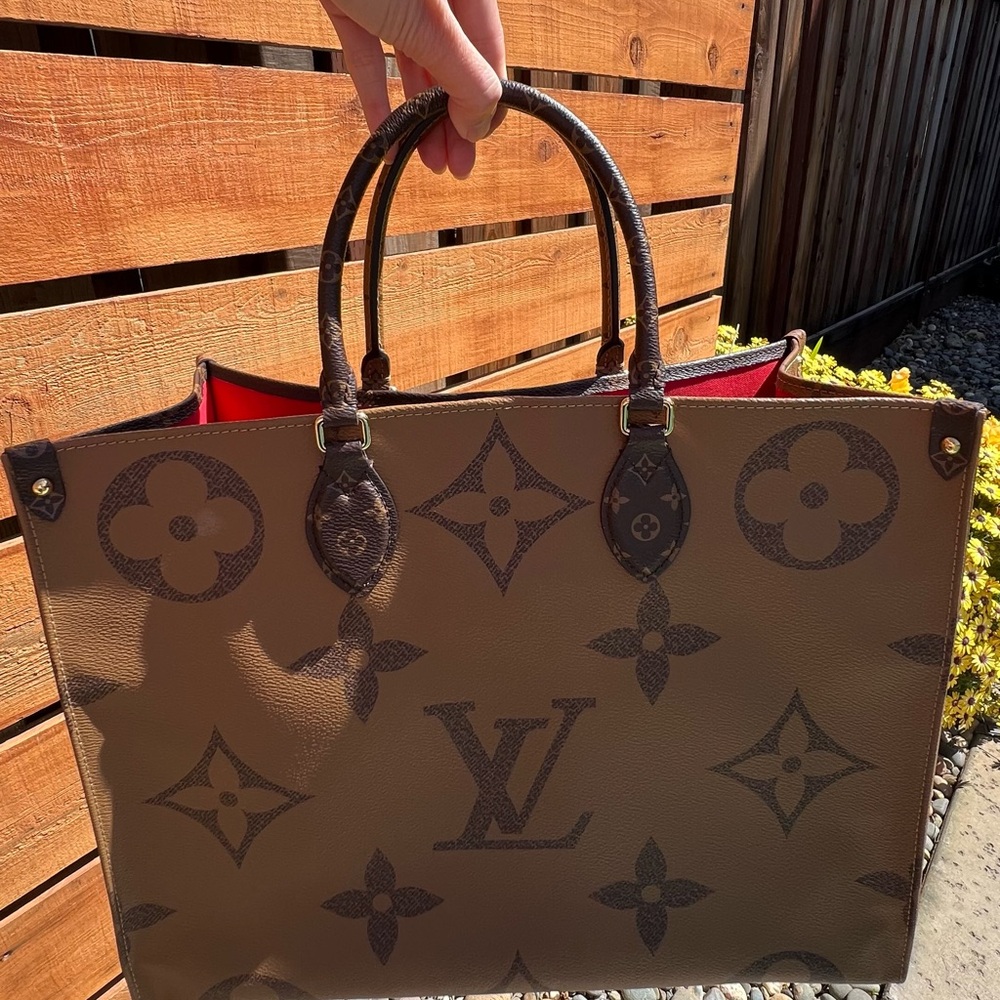 Louis Vuitton OnTheGo GM